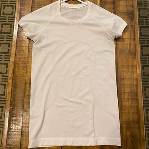 Lululemon Swiftly Tech Short Sleeve shirt (white/size 6)